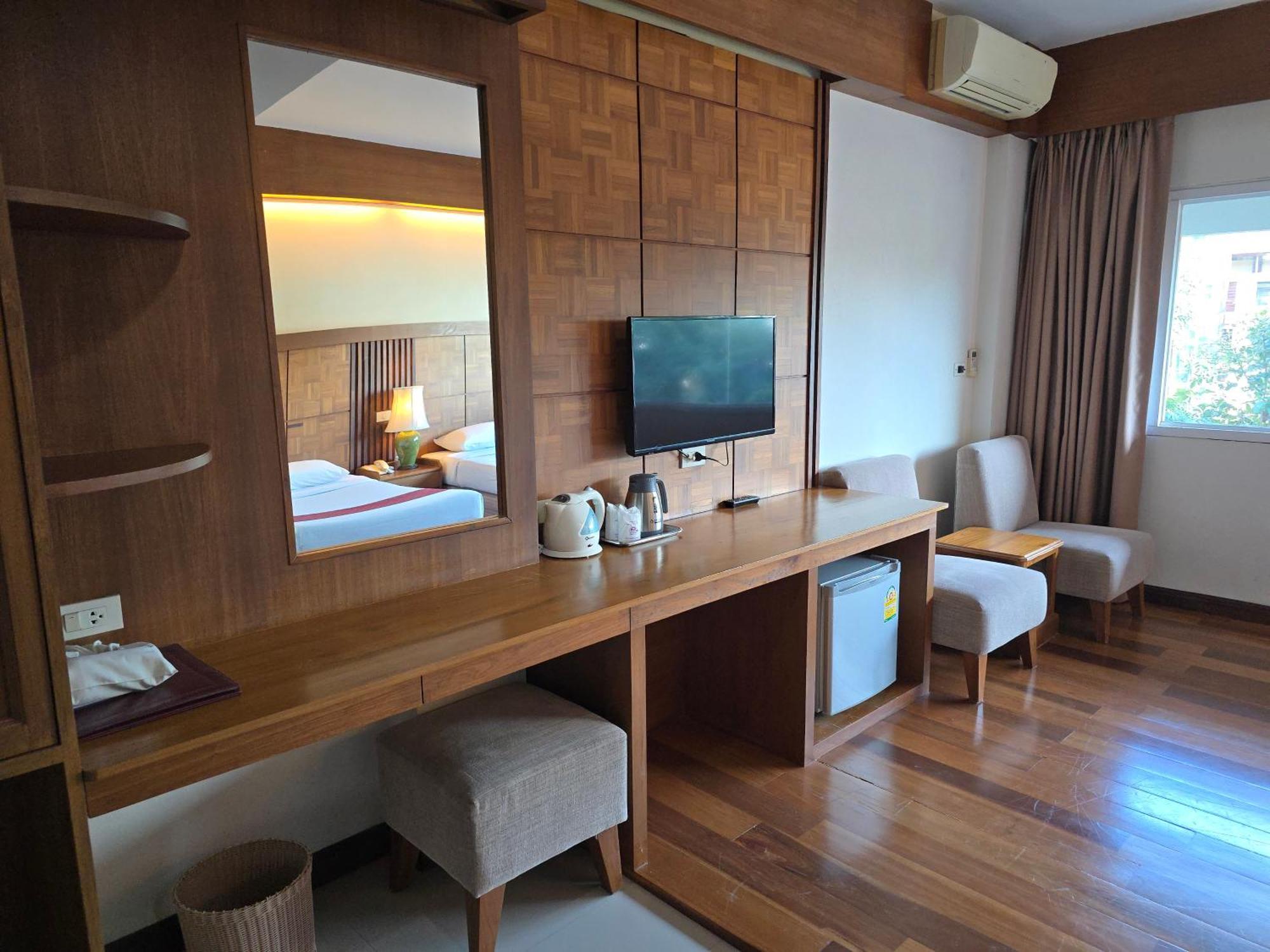 Chiang Mai Phucome Hotel Exterior photo