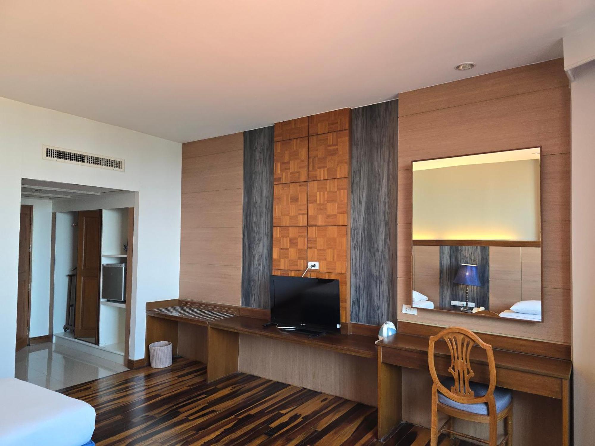 Chiang Mai Phucome Hotel Exterior photo
